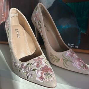 JustFab Floral Embroidered Women's Heels - Cream